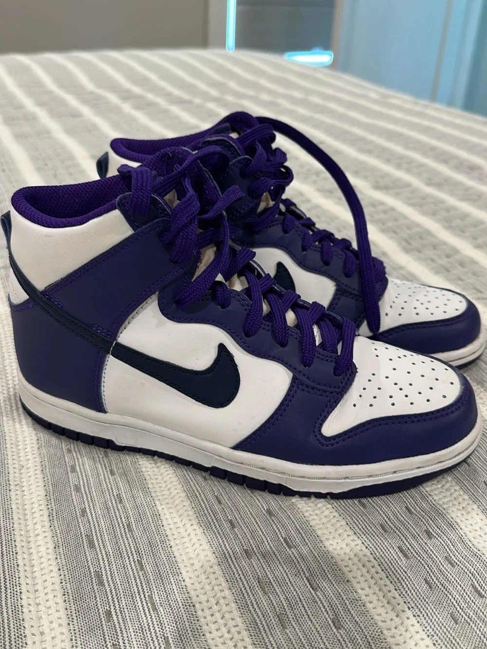 Nike High-Top Sneakers in White and Purple